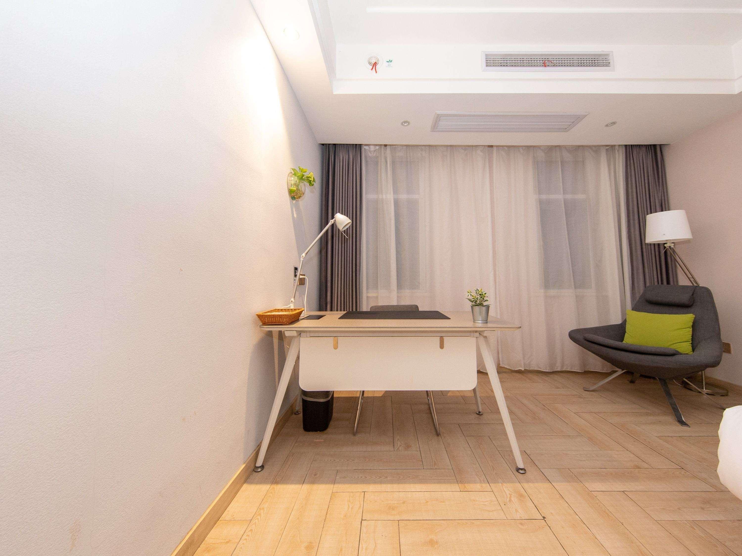 Ibis Styles Nantong Development Zone Shimao Plaza Hotel Kültér fotó