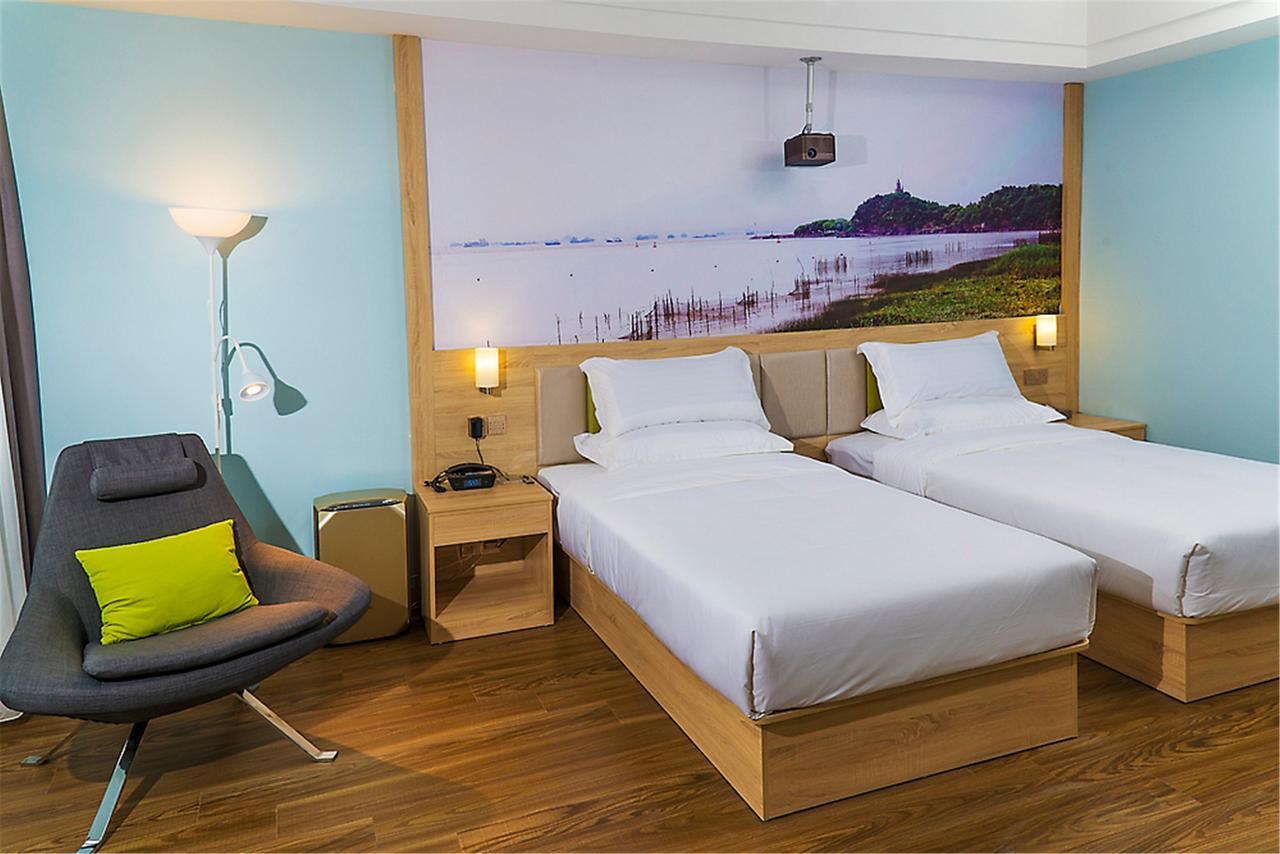 Ibis Styles Nantong Development Zone Shimao Plaza Hotel Kültér fotó
