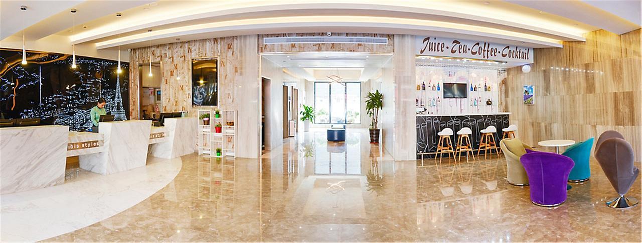 Ibis Styles Nantong Development Zone Shimao Plaza Hotel Kültér fotó