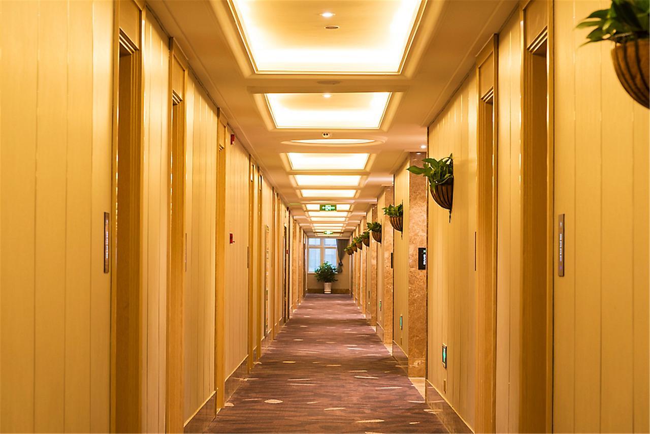 Ibis Styles Nantong Development Zone Shimao Plaza Hotel Kültér fotó